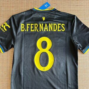 Adidas Manchester United black away jersey, FA cup edition, #8 Fernandes, size L